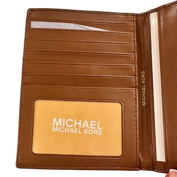 MICHAEL Michael Kors Logo Bedford Medium Travel Passport Wallet NEW - Picture 9 of 12
